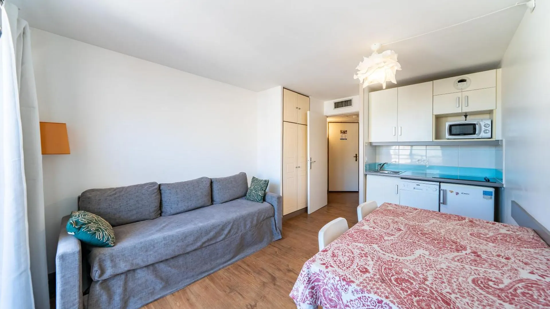 2 Pieces Avec Terrasse, Vue Mer, Piscine - Proche Palais Et Croisette Cannes Appartement