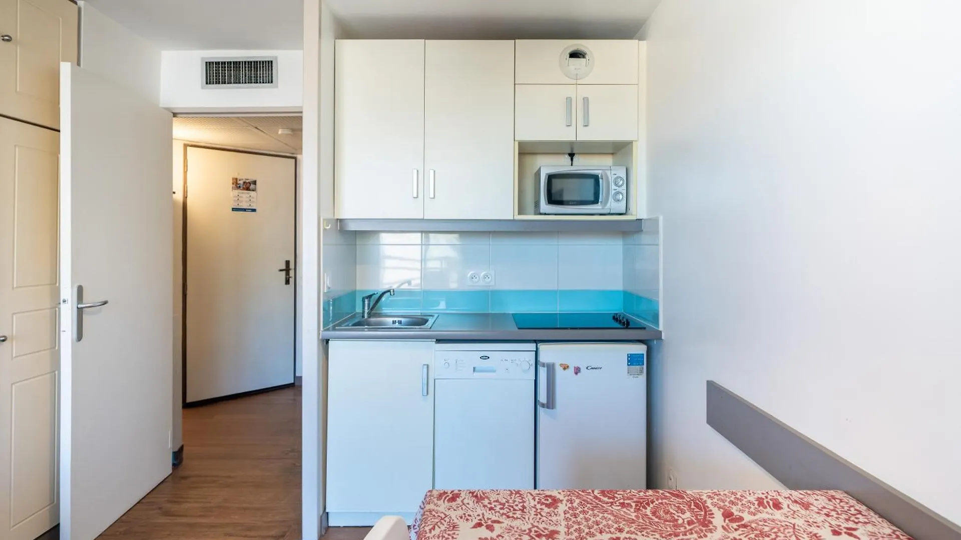 2 Pieces Avec Terrasse, Vue Mer, Piscine - Proche Palais Et Croisette Cannes Apartment